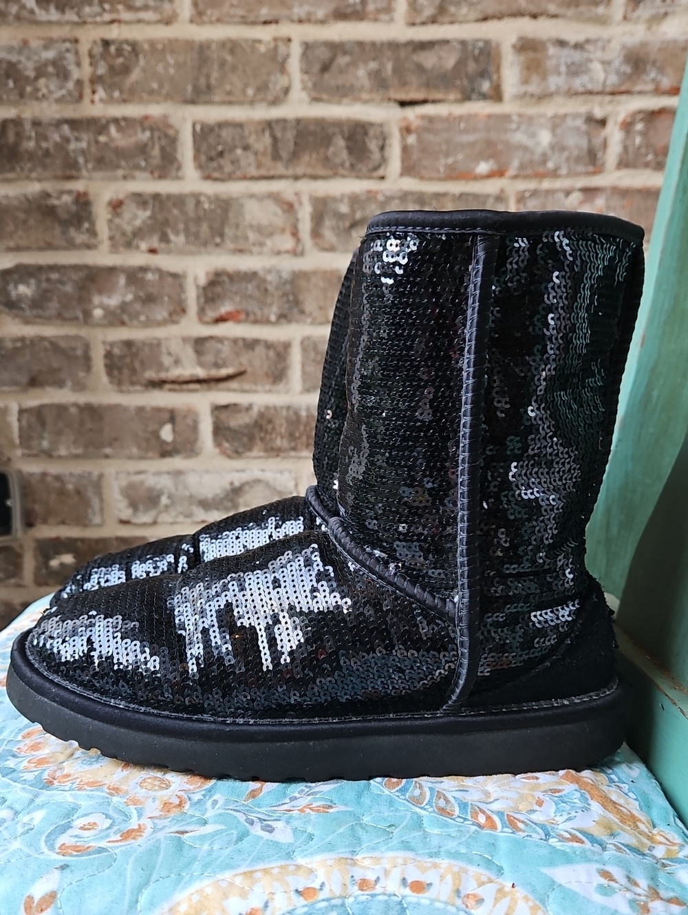 UGG Black Sparkly Sequin Cosmo Short Winter Cozy Shearling Lined Boots Size 7